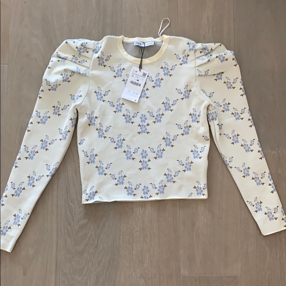 Long sleeve sweater with blue and brown flowers